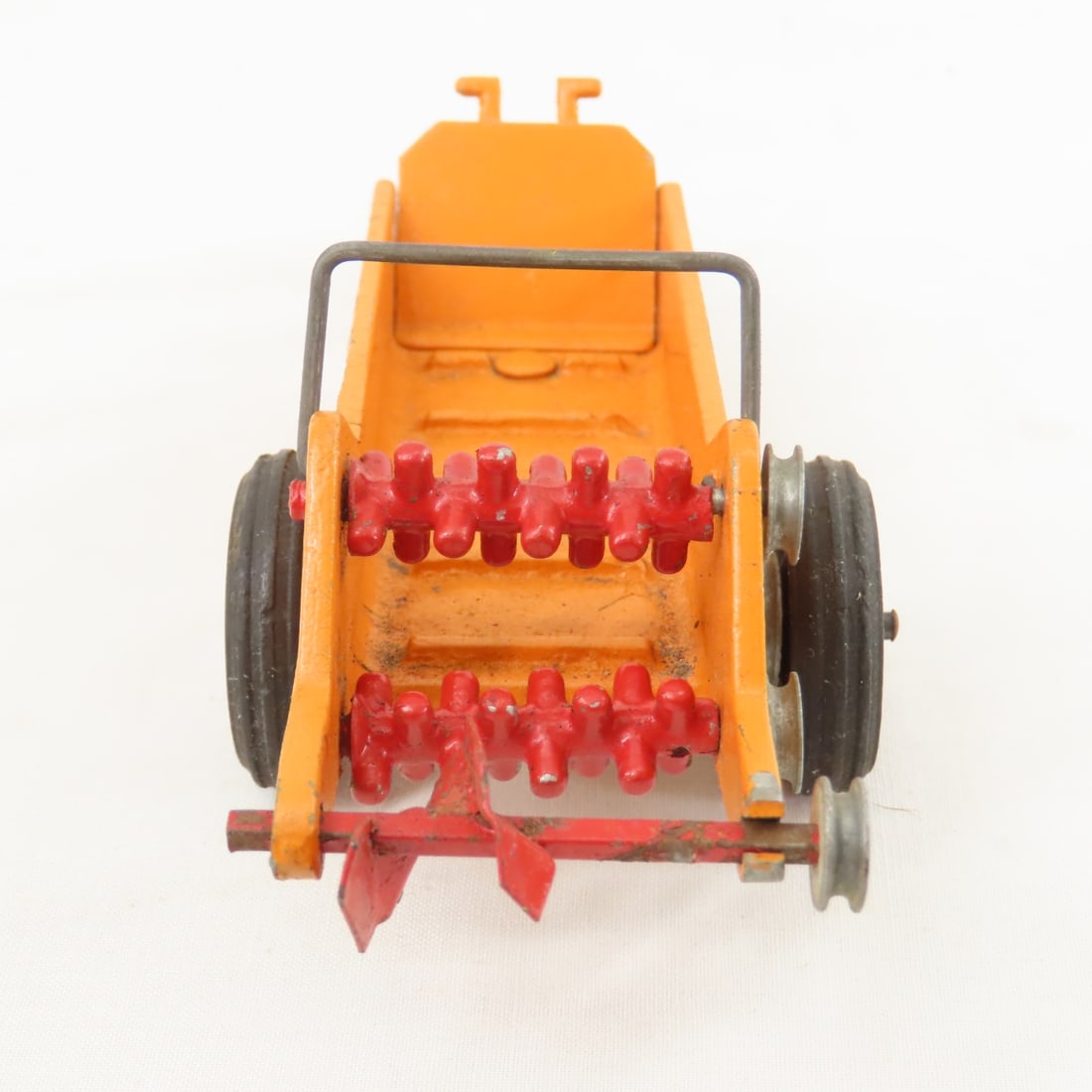 Minneapolis- Moline Tractor Spreader 9834 - 5
