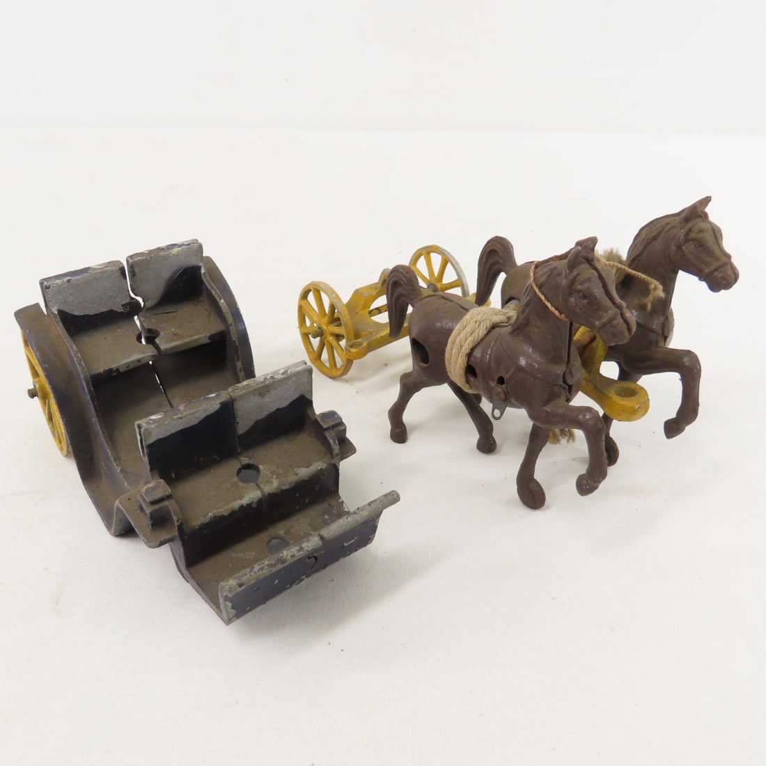 Stanley Toys Cast Metal Horse & Carriage - 13