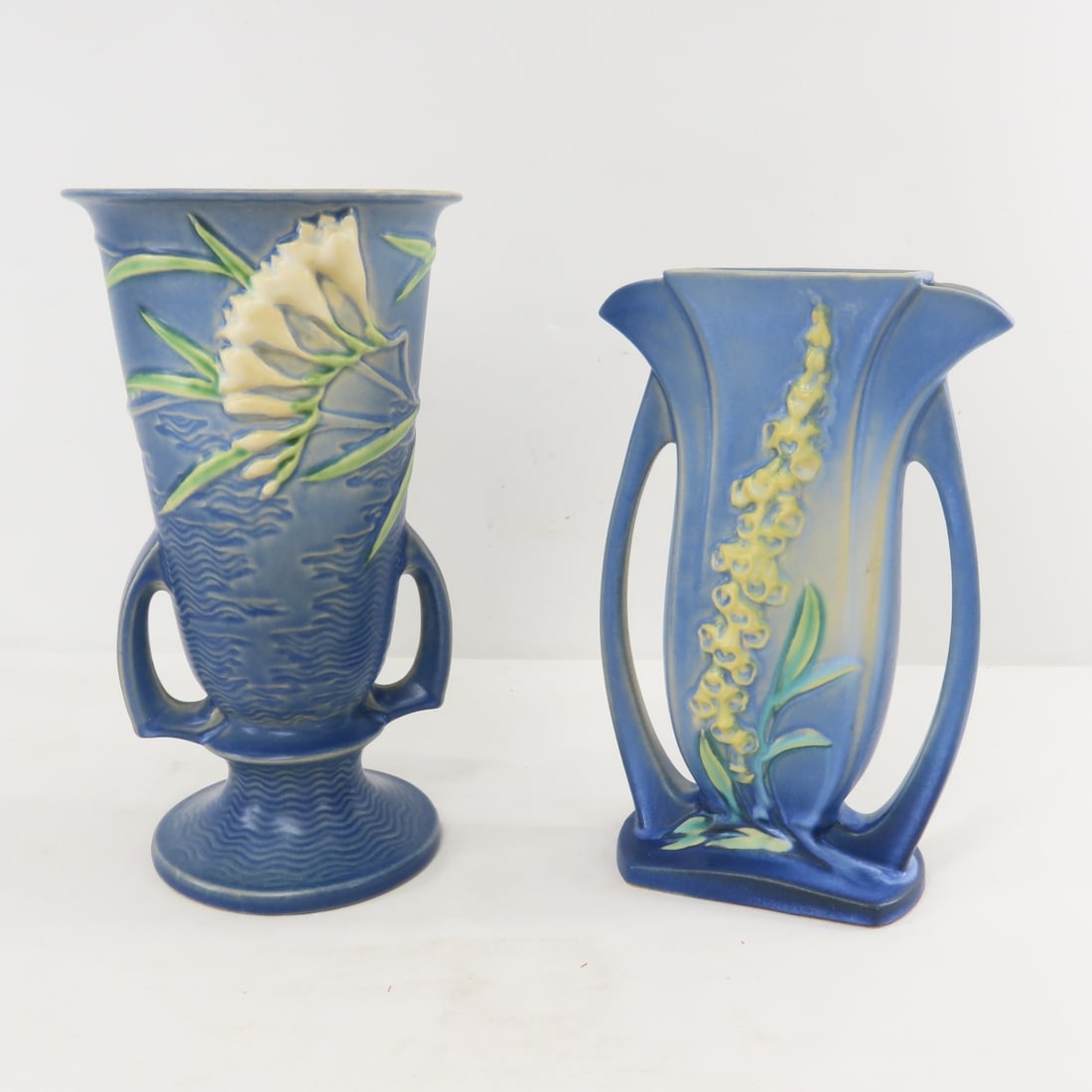 Roseville Pottery Freesia & Foxgloves Vases (1 of 16)