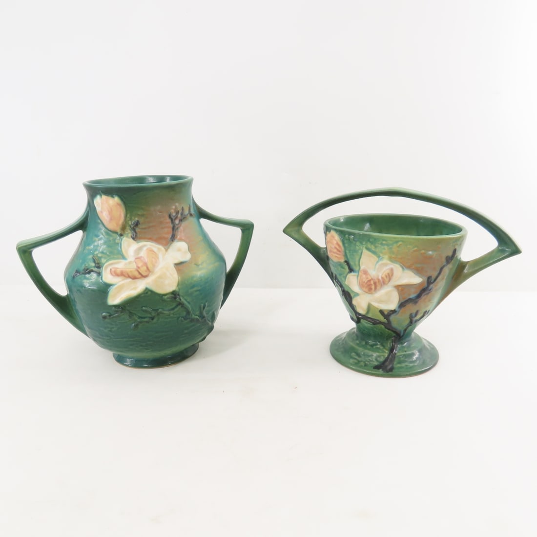 Roseville Pottery Magnolia Vase & Basket (1 of 15)