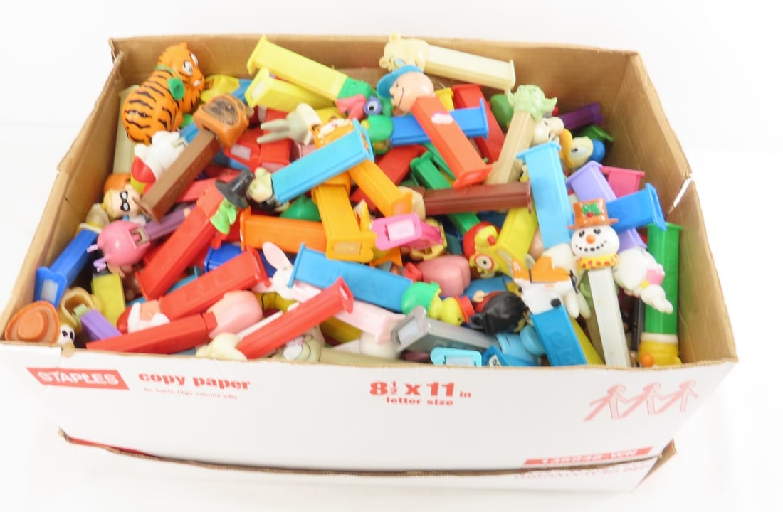 300 Loose PEZ Dispensers- Cartoons, Star Wars (1 of 7)