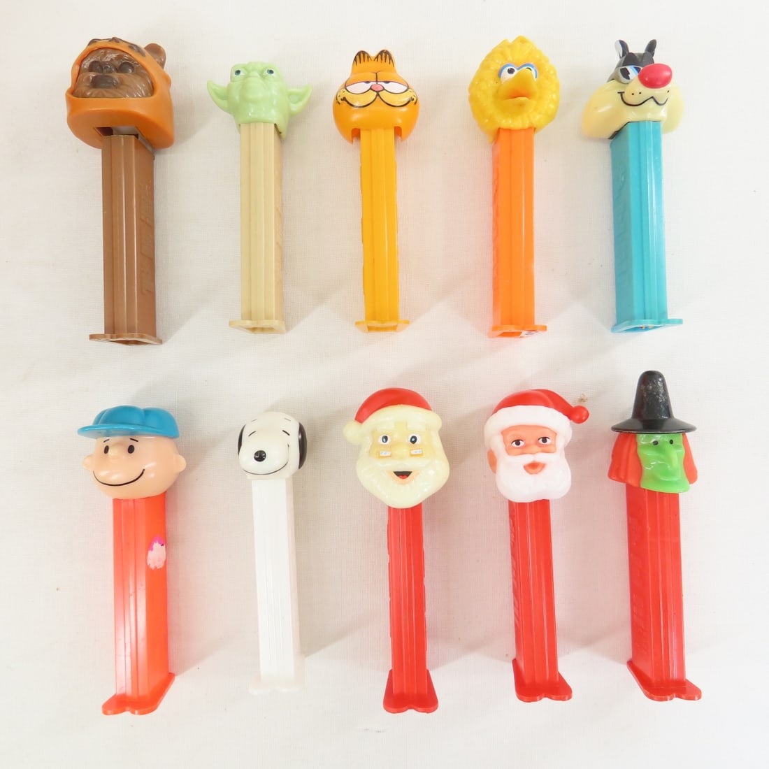 300 Loose PEZ Dispensers- Cartoons, Star Wars - 2