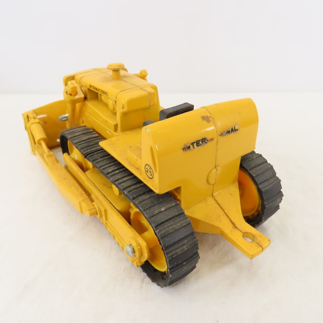 ERTL TD25 Crawler, Cast Iron Repros & Folkart Car - 11