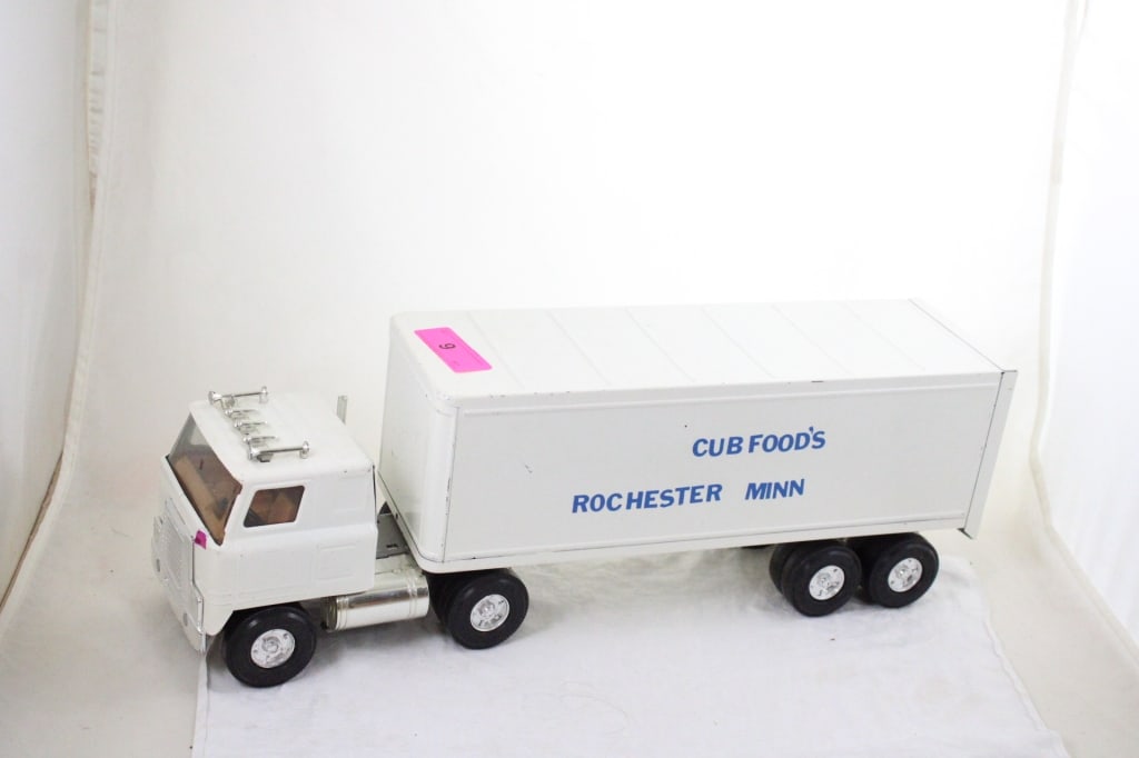 Ertl Tractor Ertl Trailer Cub Foods Metal Semi: Ertl Tractor Ertl Trailer Cub Foods Metal Semi - 21" x 5" x 7". 6 Lbs. All information and photos are intended to be as accurate as possible, but errors are possible. No item may be returned
