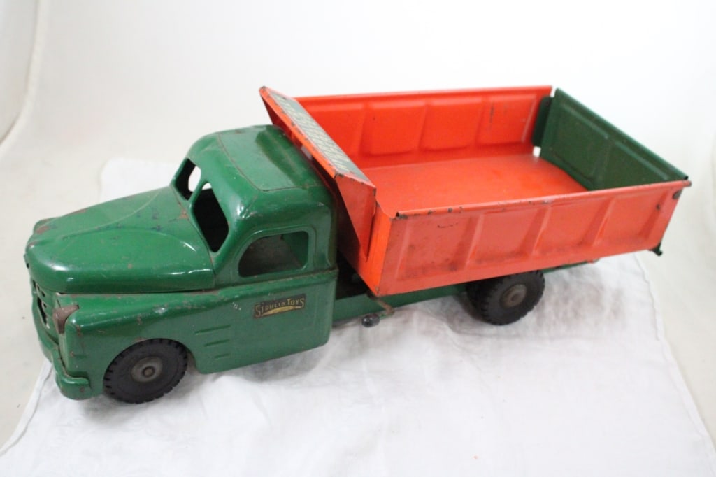 1950's Structo Hydraulically Operated Dump Truck - 3