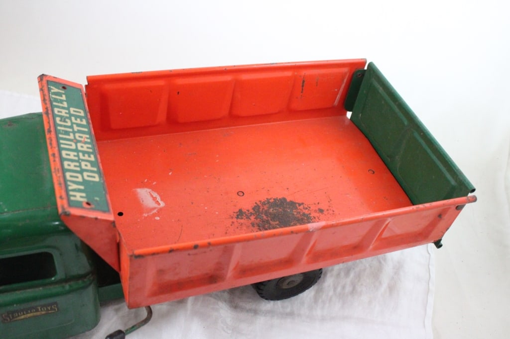1950's Structo Hydraulically Operated Dump Truck - 6