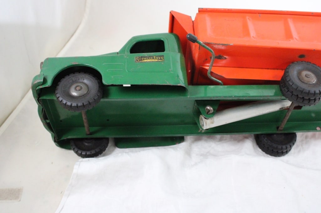1950's Structo Hydraulically Operated Dump Truck - 8