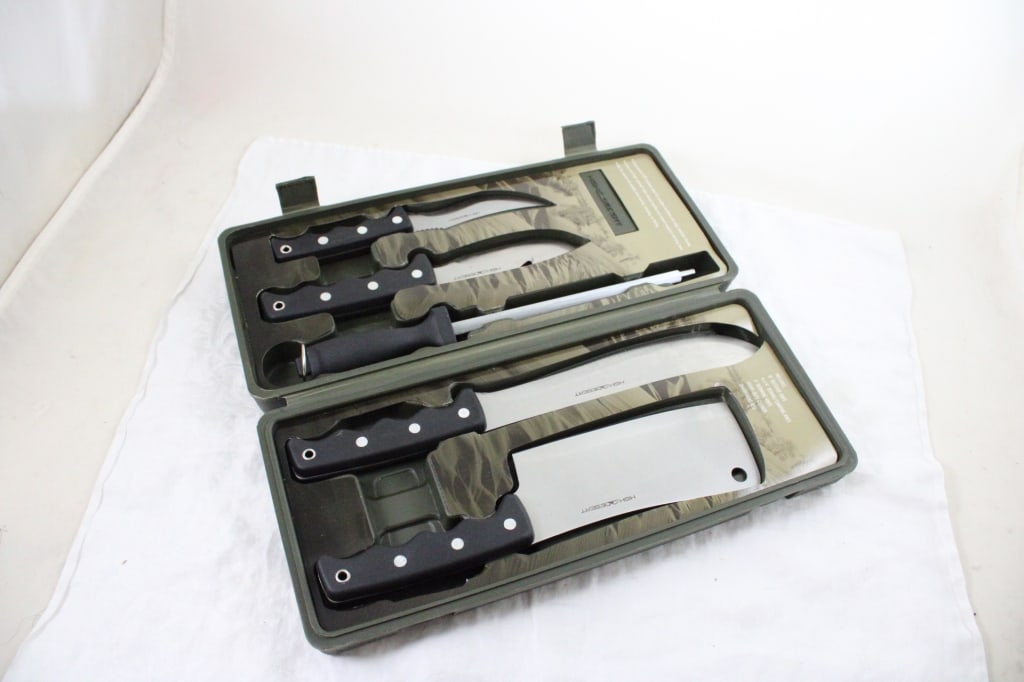 High Desert Knife & Cleaver Set New in Case: High Desert Knife & Cleaver Set New in Case - 14" x 6" x 3". 3 Lbs. All information and photos are intended to be as accurate as possible, but errors are possible. No item may be returned