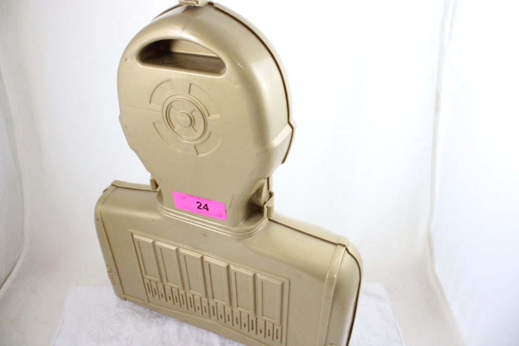 1983 Kenner C3PO Star Wars Case w/24 Figures - 4