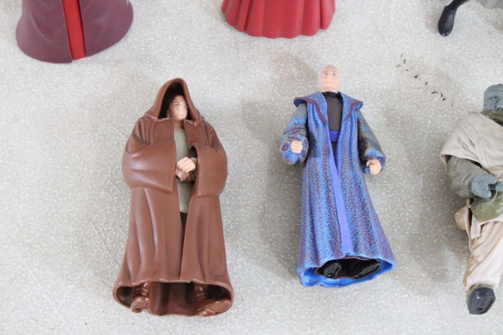 6 Star Wars 4.5" Hasbro & Kenner Figures - 2