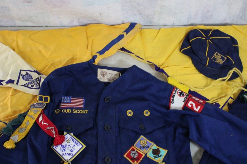 1960-70's Cub Scout Badges, Pins, Plaques & More - 4