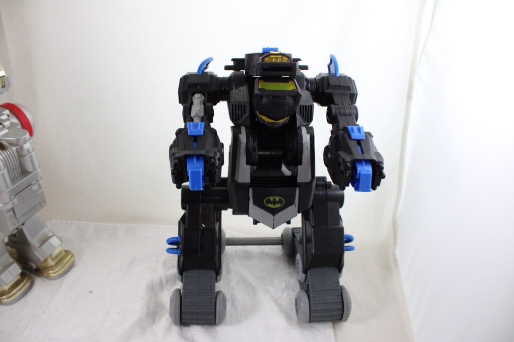Toby Robot & ImagineXT BatBot Transformer - 13