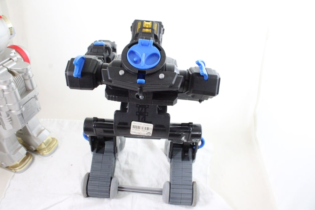 Toby Robot & ImagineXT BatBot Transformer - 16