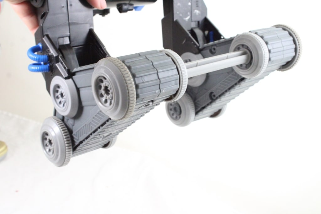 Toby Robot & ImagineXT BatBot Transformer - 18