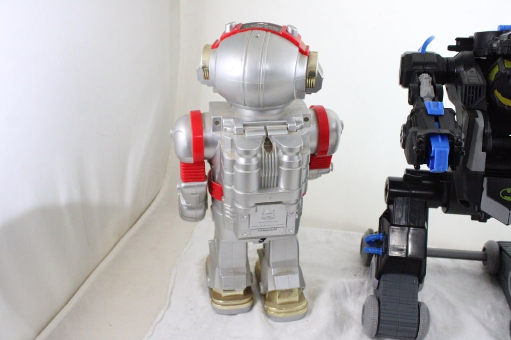 Toby Robot & ImagineXT BatBot Transformer - 7
