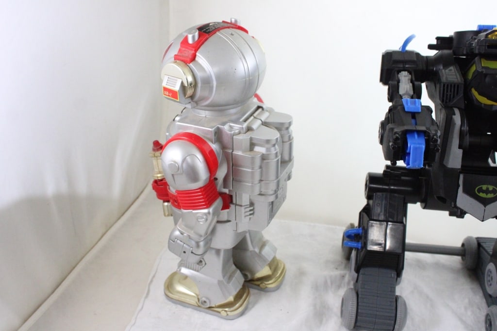 Toby Robot & ImagineXT BatBot Transformer - 8