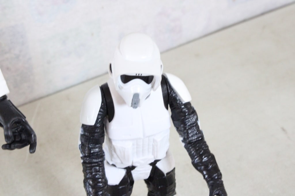 Star Wars Figures & 2 Millenium Falcon Ships - 19