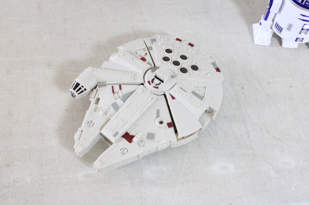Star Wars Figures & 2 Millenium Falcon Ships - 3