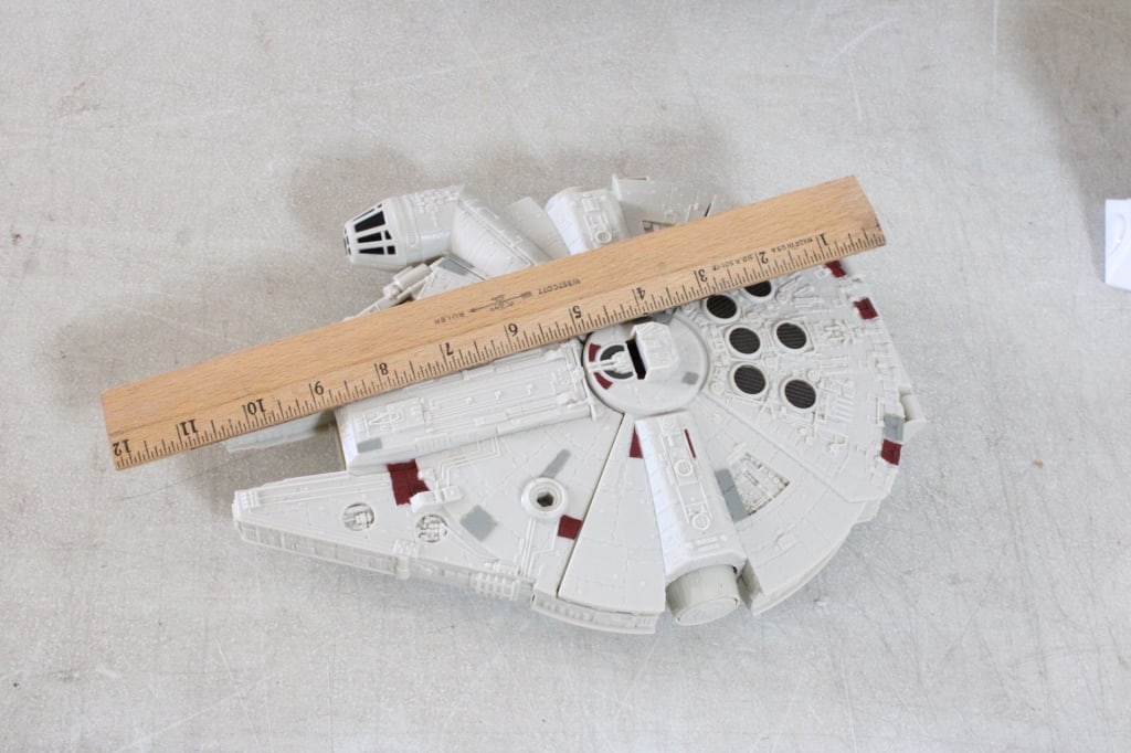 Star Wars Figures & 2 Millenium Falcon Ships - 6