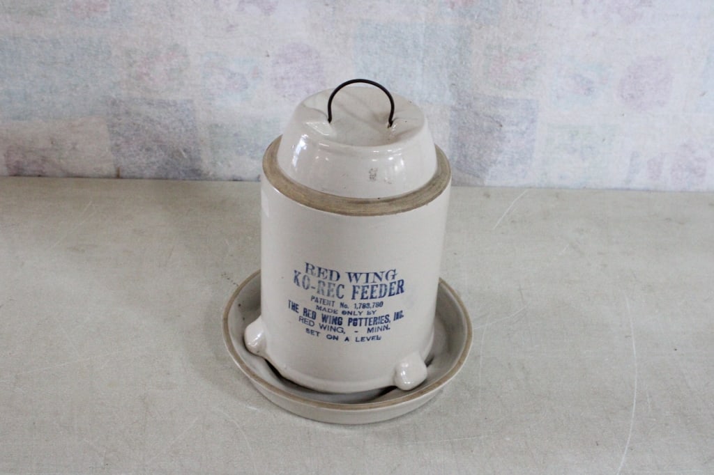 Red Wing Ko-Rec Stoneware Poultry Feeder: Red Wing Ko-Rec Stoneware Poultry Feeder - 1930's. Hairline on tray. Lot Size 12" x 10" x 10". 9 Lbs. All information and photos are intended to be as accurate as possible, but errors are