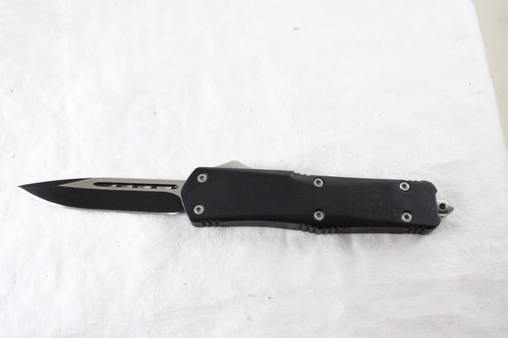 Automatic Tactical Knife (1 of 9)