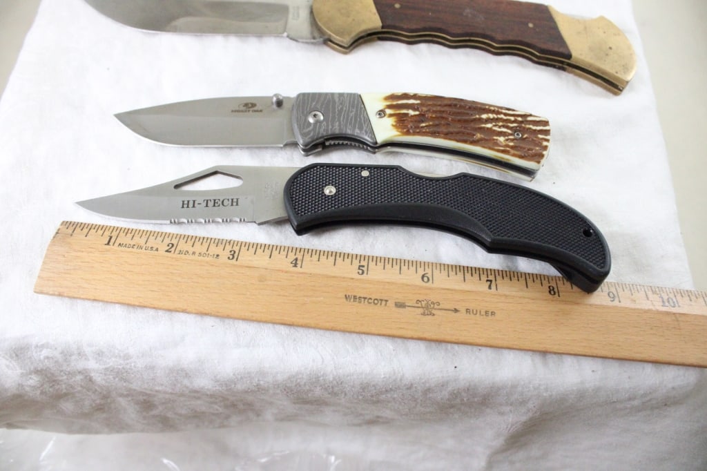 3 Folding Lock Blade Knives - Mossy Oak, Hi-Tech - 2