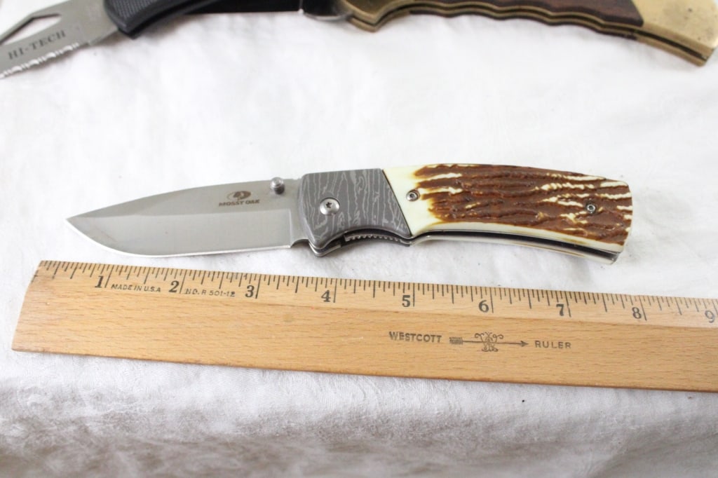 3 Folding Lock Blade Knives - Mossy Oak, Hi-Tech - 3