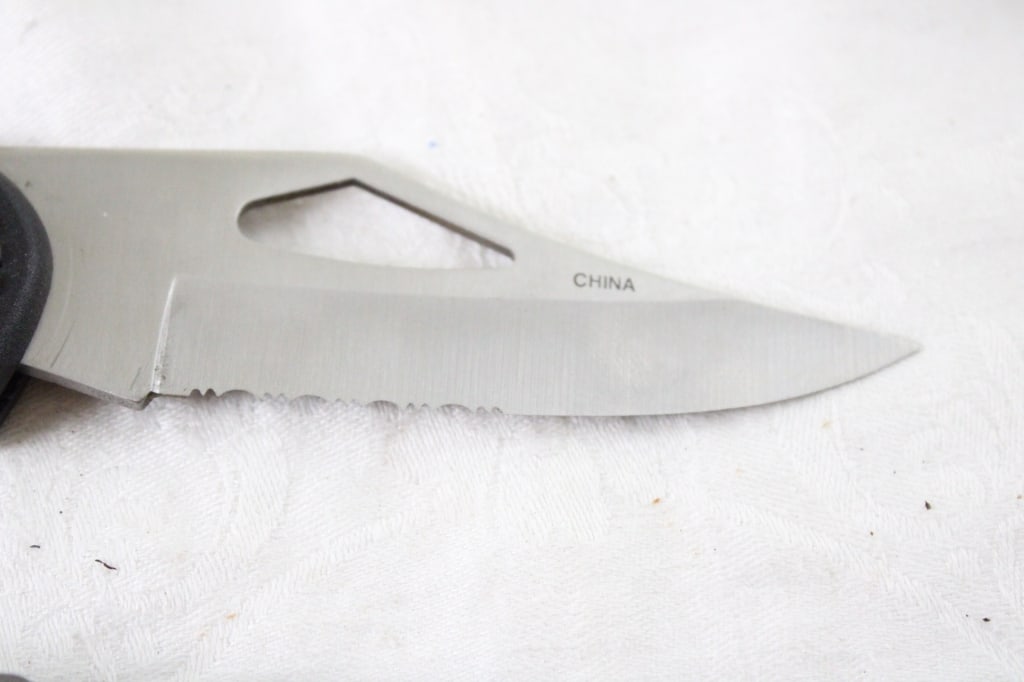 3 Folding Lock Blade Knives - Mossy Oak, Hi-Tech - 7