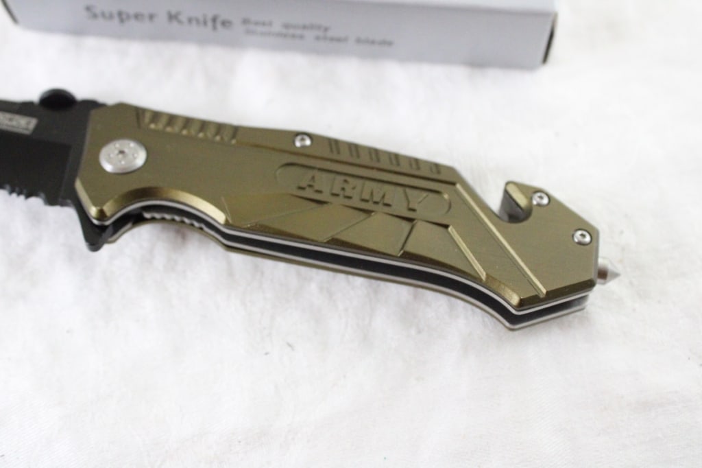 2 Folding Knives Schrade & Army Tac-Force in Box - 13