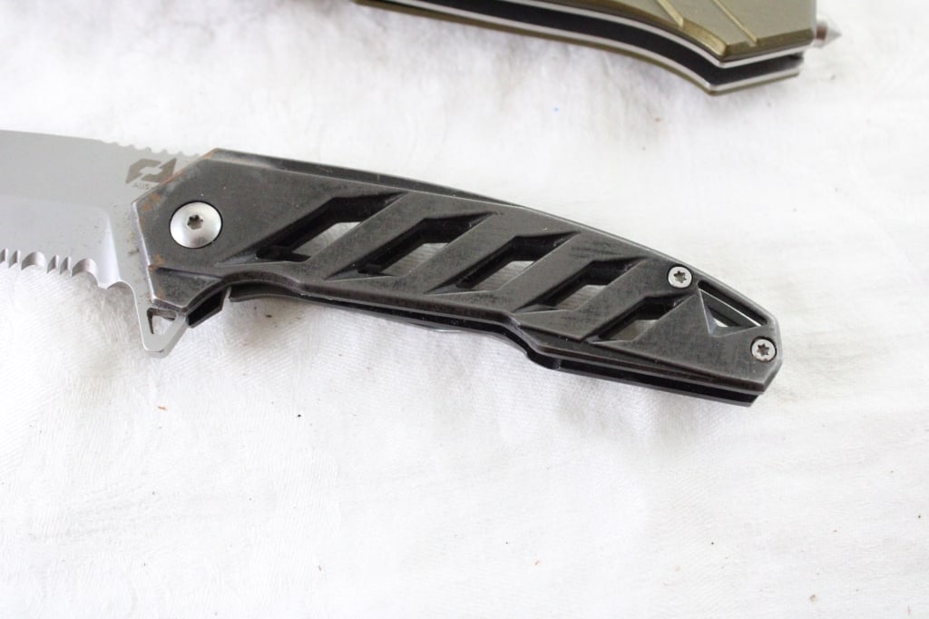 2 Folding Knives Schrade & Army Tac-Force in Box - 3