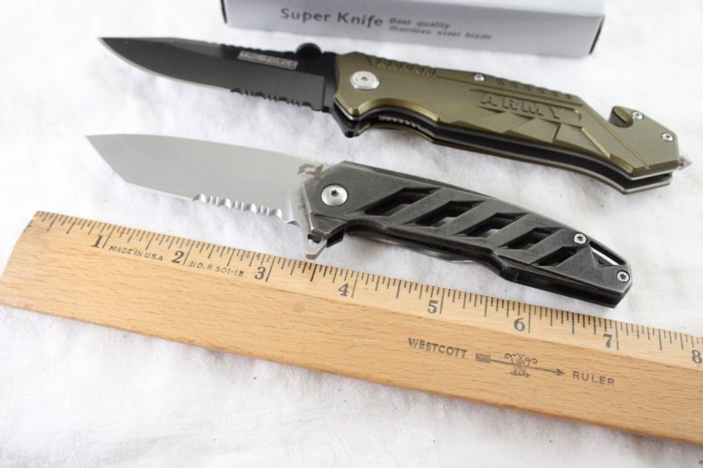 2 Folding Knives Schrade & Army Tac-Force in Box - 9