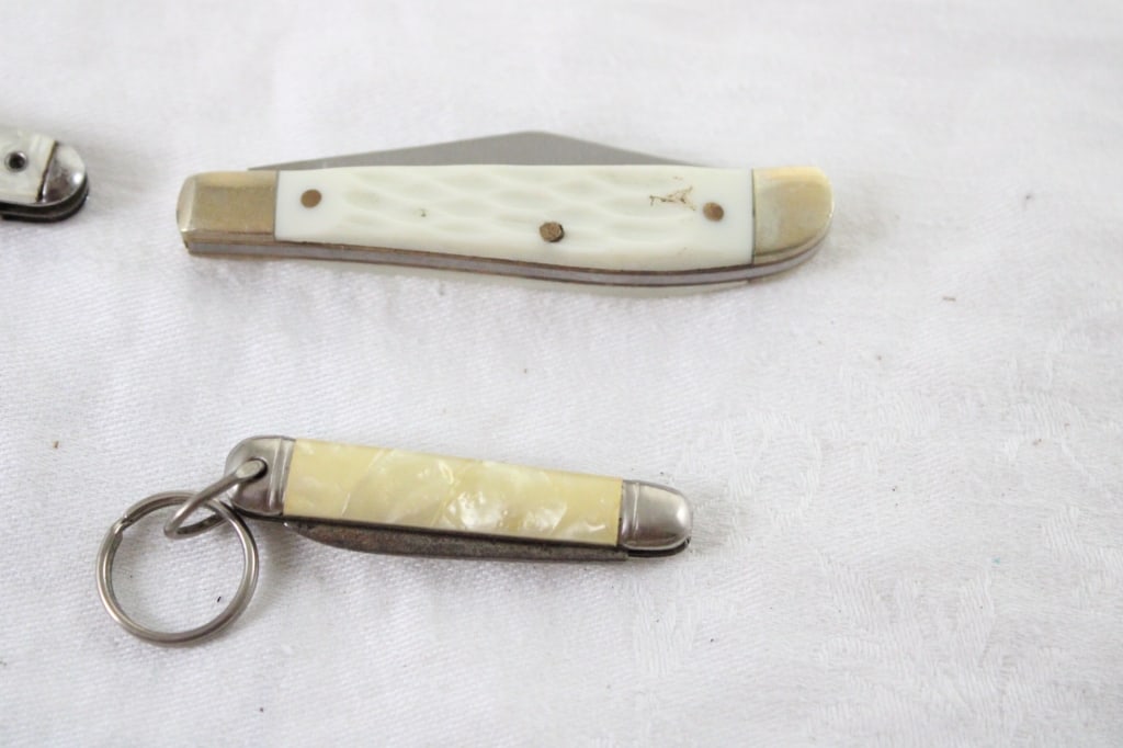 8 Assorted Pocket Knives - 13