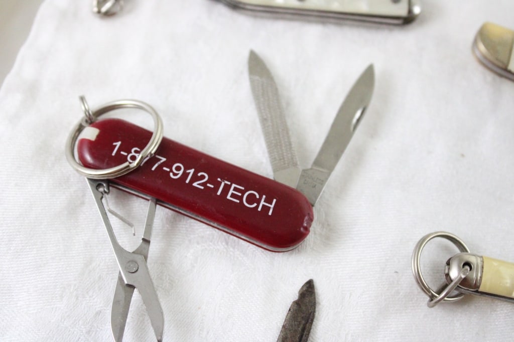 8 Assorted Pocket Knives - 3