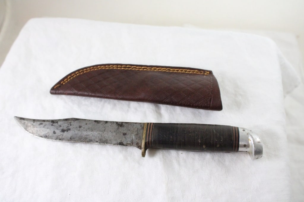 Fixed Blade Western Knife in Sheath (1 of 13)