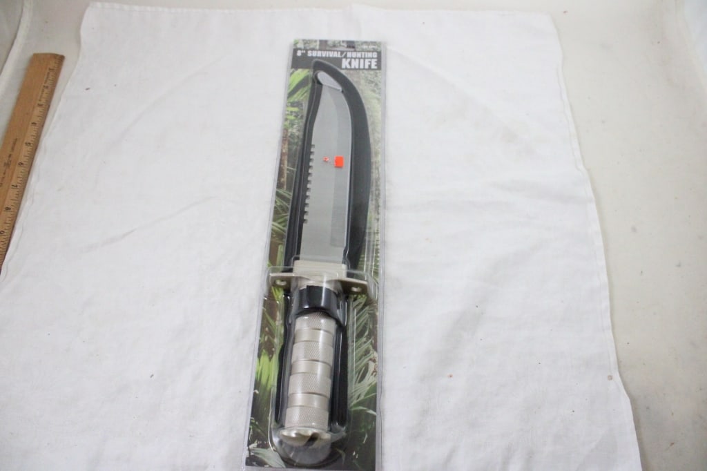 8" Fixed Blade Survival Hunting Knife in Sheath: 8" Fixed Blade Survival Hunting Knife in Sheath - New in Package Lot Size 18" x 5" x 2". 2 Lbs. All information and photos are intended to be as accurate as possible, but errors are possible. No