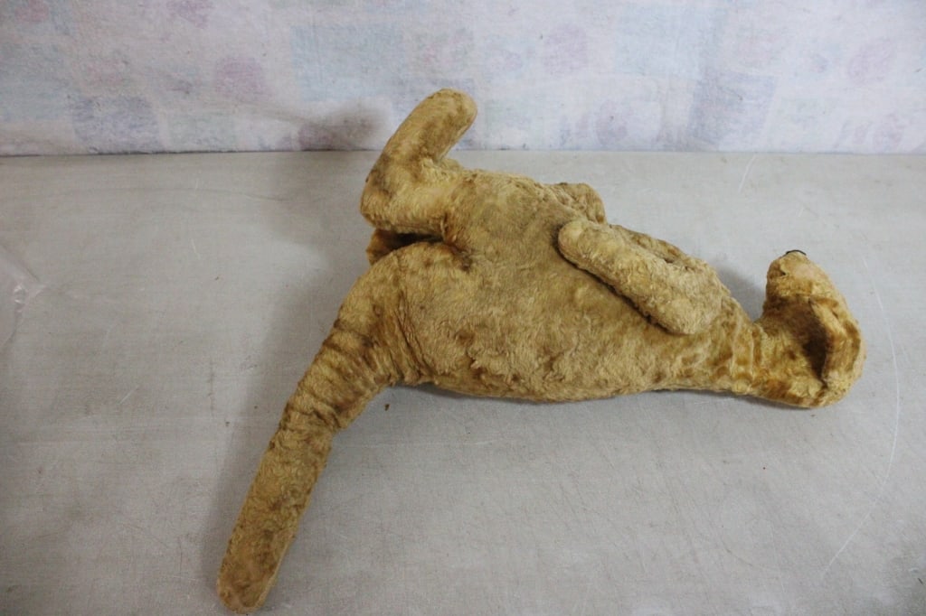 Antique Straw Stuffed Kangaroo - 8