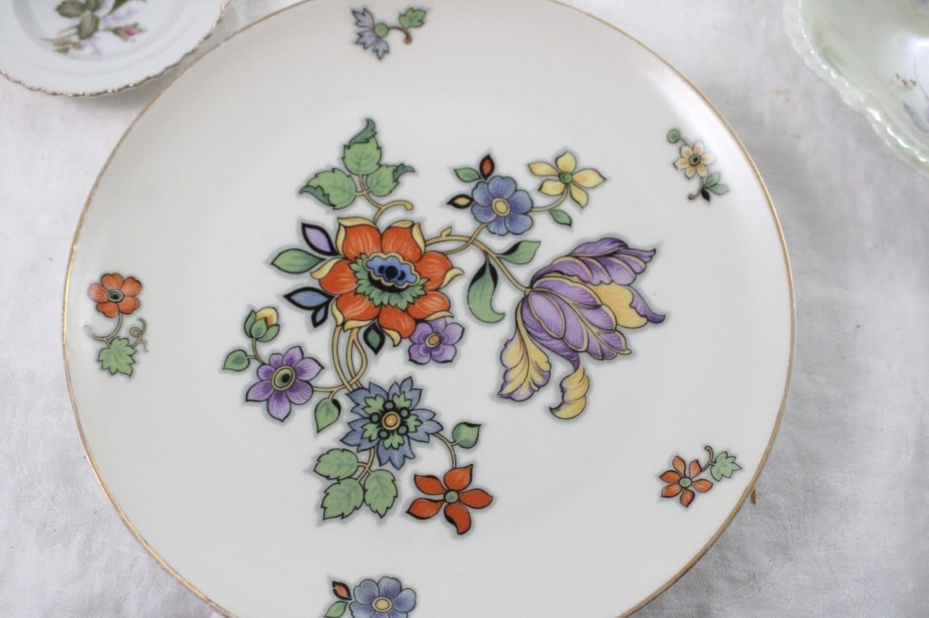 Porcelain Vase, Relish Tray, & Serving Pieces - 20