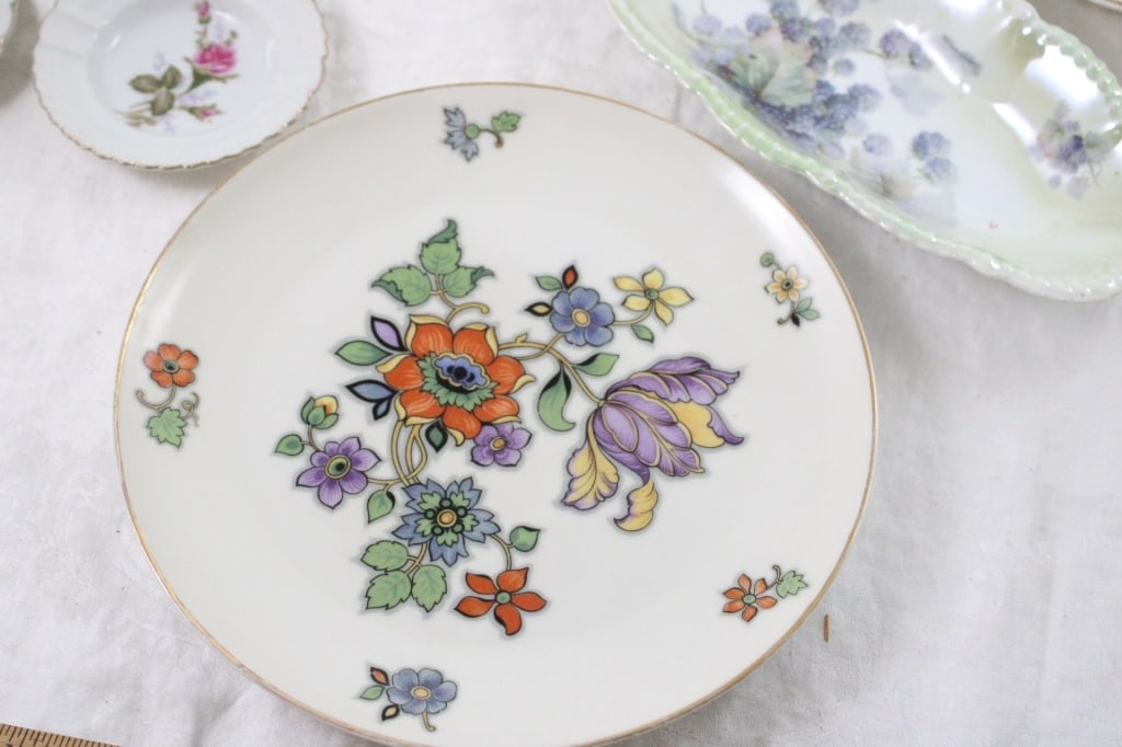 Porcelain Vase, Relish Tray, & Serving Pieces - 4