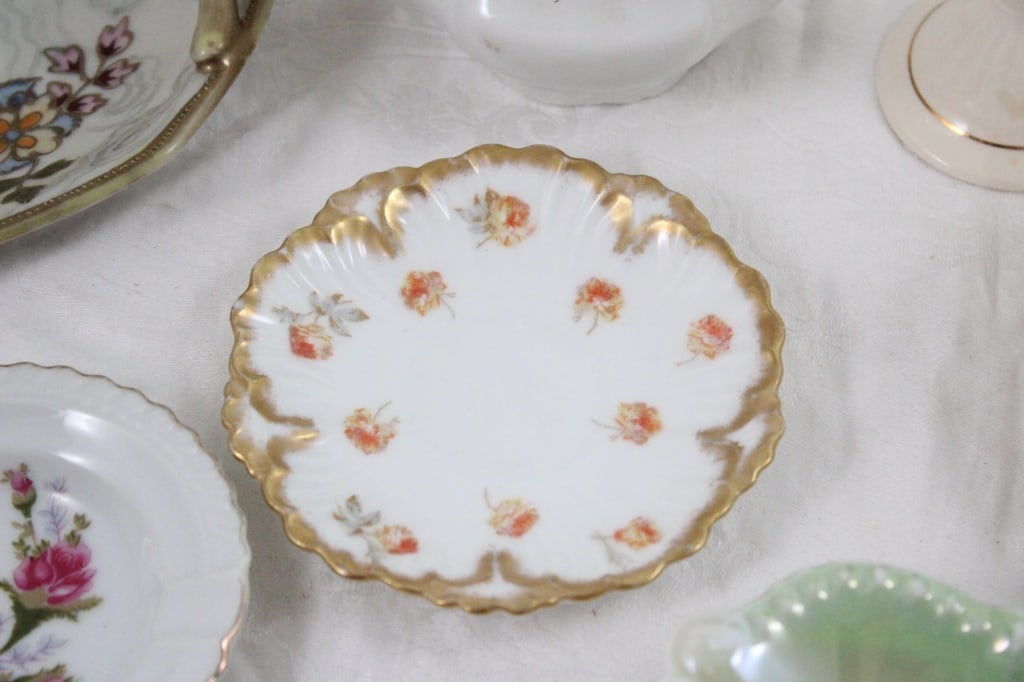 Porcelain Vase, Relish Tray, & Serving Pieces - 9
