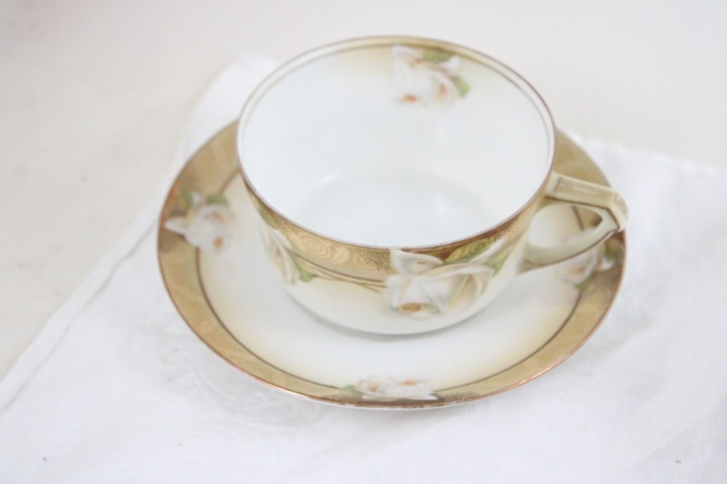 4 Teacups, 1 Demitasse Dragon Cup, Saucers, Sugar - 8