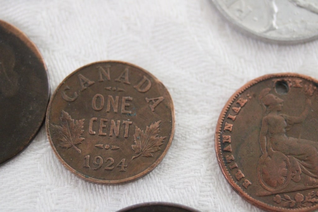 15 Foreign Coins - 12