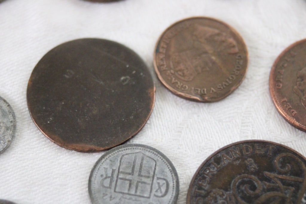 15 Foreign Coins - 20