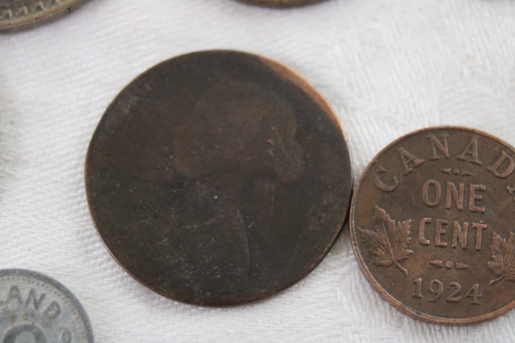 15 Foreign Coins - 9