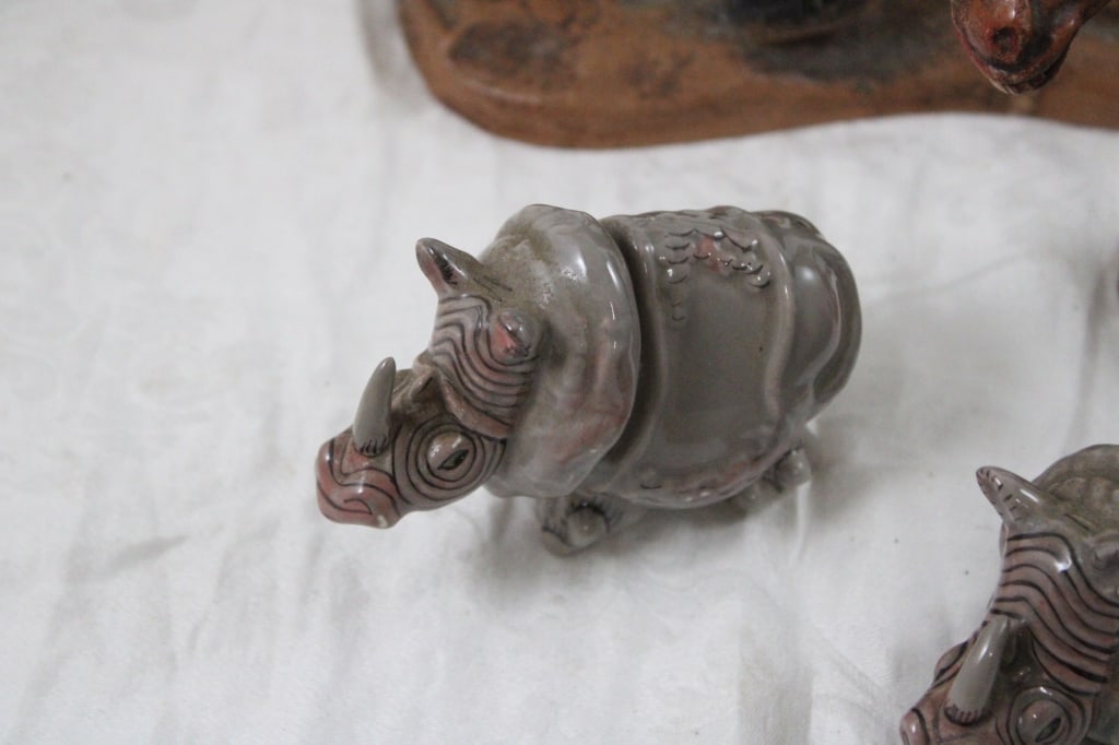 Syroco & Porcelain Horses, S&P Shakers Figural - 3