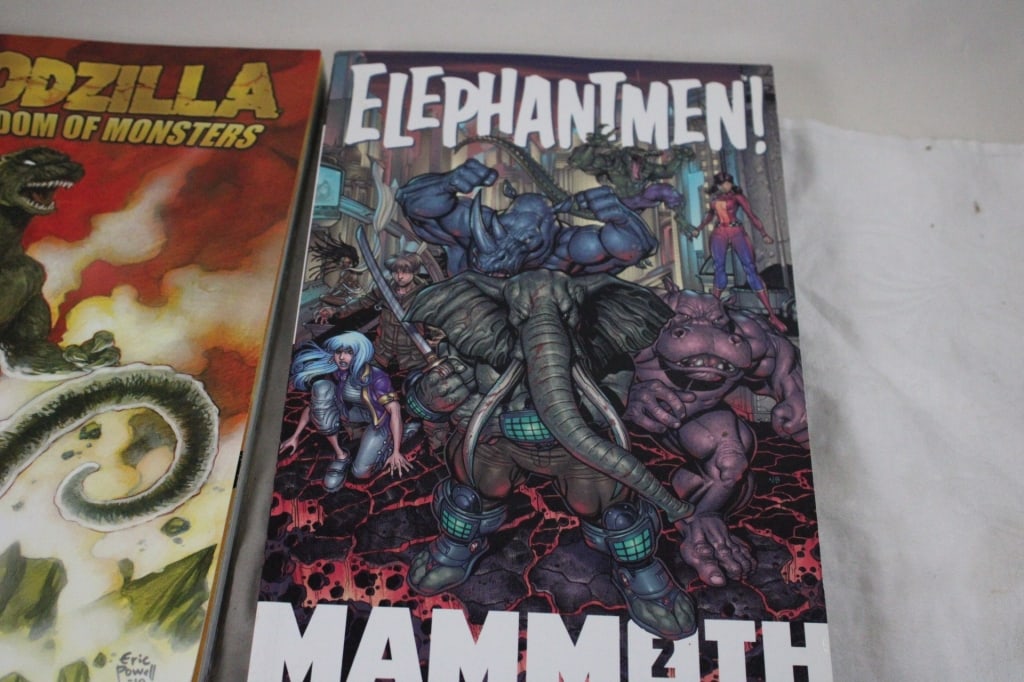 4 Action Super Heros Comic Books - 3