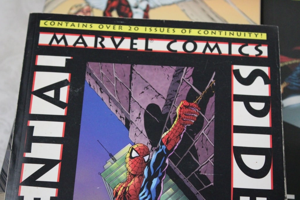 4 Marvel Super Hero's Comic Book ESSENTIALS - 3