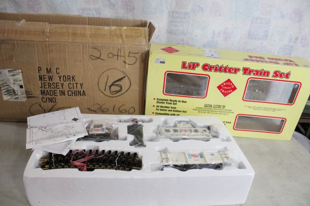 Aristo Craft Lil' Critter Circus w/Clown Train Set: Aristo Craft Lil' Critter Circus w/Clown Train Set - In original Box and packing Box. Lot Size 31" x 17" x 6". 17 Lbs. All information and photos are intended to be as accurate as possible, but