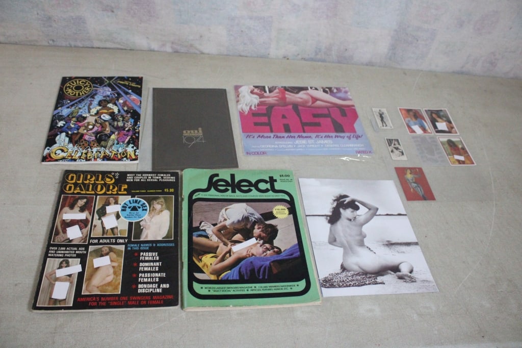 Betty Paige Nude & Elvira Prints & Pinup Cards: Betty Paige Nude & Elvira Prints & Pinup Cards - OUI Date Book, Celebration Adult Comic Girls Galore Nudes Magazine, Select Swingers Magazine (Vintage - Select & Galore are men and women posting perso