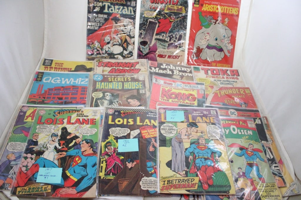 30 Comic Books, 10 Superman, Super Boy, Lois Lane (1 of 20)