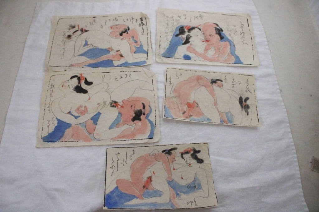 5 Antique Japanese Shunga Erotic Wood Block Prints: 5 Antique Japanese Shunga Erotic Wood Block Prints - Lot Size 9" x 6" x 1". .5 Lb. All information and photos are intended to be as accurate as possible, but errors are possible. No item